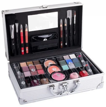 Rinkinys 2K Games Fabulous Beauty Train Case 66,9g